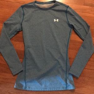 Blue fitted underarmour long sleeve